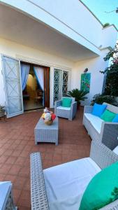 A seating area at Villa Marea