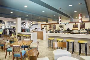 1508 North Hampton Kingston Plantation condo餐厅或其他用餐的地方