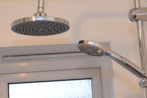 Fotografie z fotogalerie ubytování Modern 3 Bed House v destinaci Wolverhampton