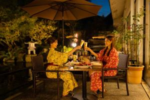 Ospiti di Hotel Hoho "A hotel overlooking the Echigo Plain and the Yahiko mountain range" formerly Hotel Oohashi Yakata-no-Yu