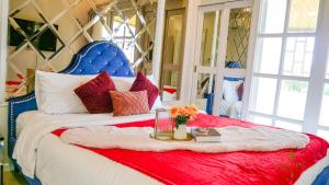 Postel nebo postele na pokoji v ubytování 5BD Luxury Pool Villa Pattaya - Exquisite Pool Villa C