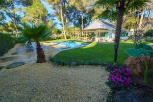 Zahrada ubytování By The Sea Lux House - Gran Piscina en Playa Fenals