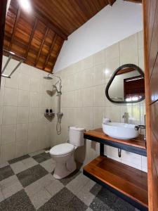 Koupelna v ubytování dbelish village & resto