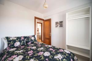 A bed or beds in a room at Casa Hortensia. Barbacoa en Robledo de Chavela