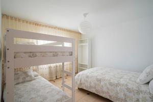 A bed or beds in a room at Casa Hortensia. Barbacoa en Robledo de Chavela