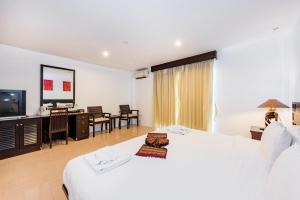 TV a/nebo společenská místnost v ubytování My Hotel Phuket