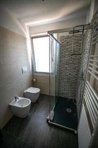 A bathroom at YELLOW GARDEN Még 7 kép
