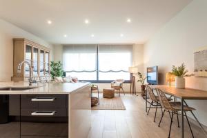 A kitchen or kitchenette at Casa 20 minutos de Barcelona y WIFI alta capacidad