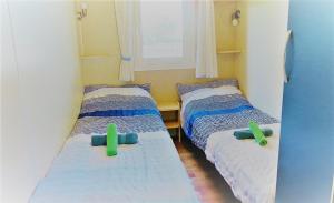 Galeriebild der Unterkunft Seaside Tkon Mobile Homes in Tkon