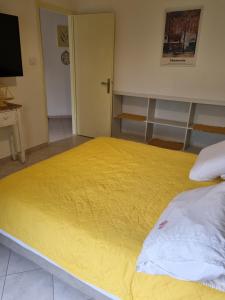 Afbeelding uit fotogalerij van סוויטת פינת השקד in Rosh Pinna