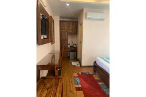 A kitchen or kitchenette at Hotel Tapas