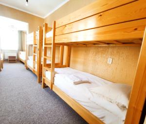 Кровать или кровати в номере SilkRoad Guesthouse