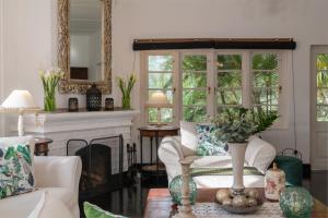 Istumisnurk majutusasutuses Highgrove Estate By Ishq