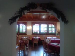 Restaurace v ubytování Hotel Villa Fosine