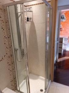 A bathroom at Patty ZU - Lakeside apartment