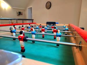 Biliardový stôl v ubytovaní L'écrin de Xattys - Gîte de standing-SPA-terrain de pétanque-Piscine-Switch-Baby-foot au coeur du Massif Vosgien