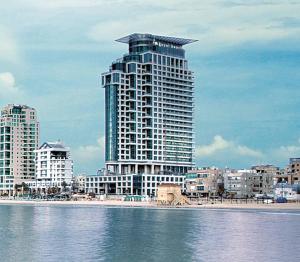 Pemandangan umum bagi Tel Aviv atau pemandangan bandar yang diambil dari apartmen