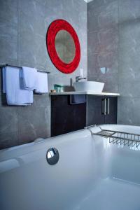 Ένα μπάνιο στο Ascentia BnB +5 φωτογραφίες