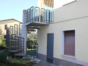 The building in which the holiday home is located