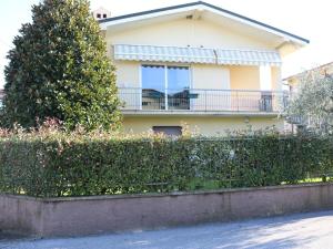 The building in which the holiday home is located