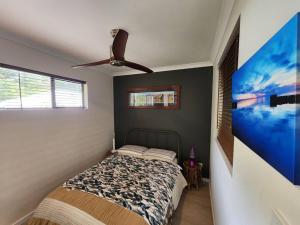 Giường trong phòng chung tại Hamelin Bay Studio Retreat