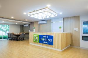 Vstupní hala nebo recepce v ubytování Zayn Express & Suites