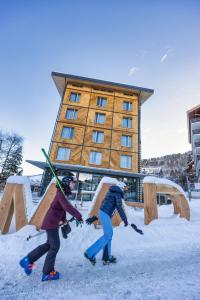 Επισκέπτες που μένουν στο MAD Mount Hotel & Spa