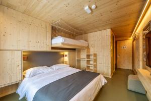 Ένα ή περισσότερα κρεβάτια σε δωμάτιο στο MAD Mount Hotel & Spa