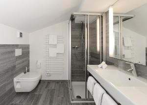 Koupelna v ubytování Alpinhotel Bort
