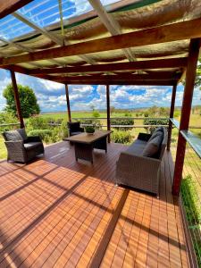 Red Hill Cottage Walcha的阳台或露台