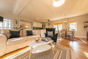 Kuchyň nebo kuchyňský kout v ubytování Bell Tower Cottage