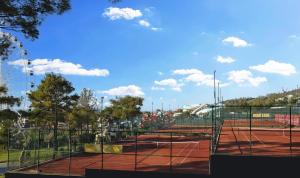 Tenis a/nebo squash v ubytování Vogue Hotel Supreme Bodrum nebo okolí