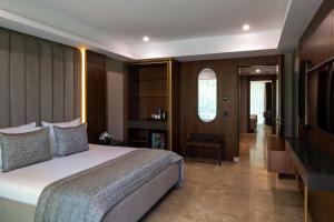 Postel nebo postele na pokoji v ubytování Vogue Hotel Supreme Bodrum