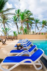Kolam renang di atau dekat dengan Nico Beach Hotel