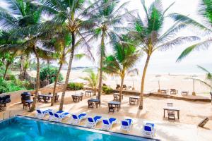 Kolam renang di atau dekat dengan Nico Beach Hotel