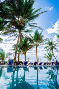 Kolam renang di atau dekat dengan Nico Beach Hotel