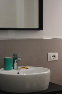 A bathroom at •TO ROME WITH LOVE•