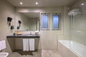 Ванная комната в Melia Setubal