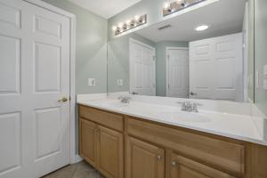 Phòng tắm tại Bahia Vista I 508 condo +40 ảnh