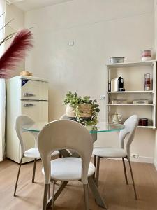 A kitchen or kitchenette at Maison La Balconata