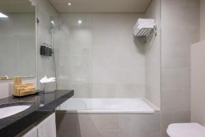 Ванная комната в Melia Setubal