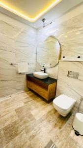 A bathroom at Apartement sur la corniche, vue sur mer Még 7 kép