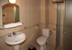 Koupelna v ubytování Guest House Koncheto + 34 fotografií