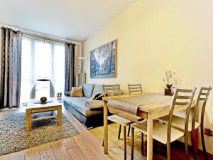Posedenie v ubytovaní Apartament Kameralny III na Starówce