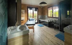 Posezení v ubytování Cozy Home In Bray-Lès-Mareuil + 16 fotografií