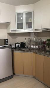 Köök või kööginurk majutusasutuses Robles’ Unit at 81 Newport Boulevard