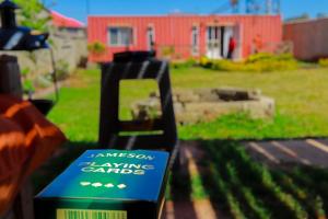 The Red Container-Off Grid 야외 정원