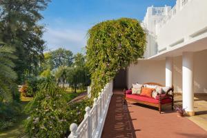Ogród w obiekcie Jaagir Manor, Dudhwa - IHCL SeleQtions