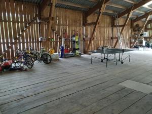 The fitness centre and/or fitness facilities at Upcycling Appartement Fischl - Nachhaltig und Kreativ Wohnen für Groß und klein