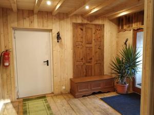 Kép Upcycling Appartement Fischl - Nachhaltig und Kreativ Wohnen für Groß und klein szállásáról Jenbachban a galériában